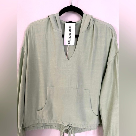 Urban Outfitters Lumiere Sage Crop Hoodies in Medium. New with tag - Picture 3 of 7